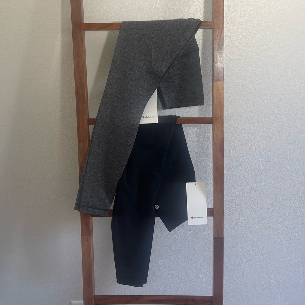 Align Super-High-Rise Pant 28" 
Heathered Graphite Grey
Size 6